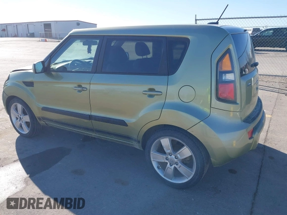 2011 Kia Soul + with VIN KNDJT2A2XB7281113, listed as a IAAI auction lot 41869852 with 155,095 mi miles. Bid and sale history available at carsss.com. Image 14.
