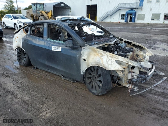 2022 Tesla Model Y Performance with VIN 7SAYGDEF4NF563776, listed as a Copart auction lot 72804924 with 0 mi miles and Non Repairable. Bid and sale history available at carsss.com. Image 4.
