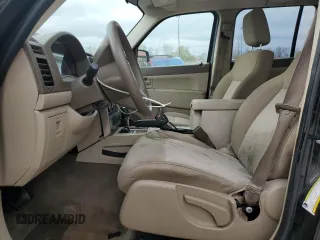 2008 Jeep Liberty Sport z VIN 1J8GN28K68W262608, wystawiony jako Copart lot #54179615 z przebiegiem 116 585 mil mil oraz Szkoda całkowita • Salvage title. Historia ofert i sprzedaży dostępna na DreamBid. Obrazek 7.