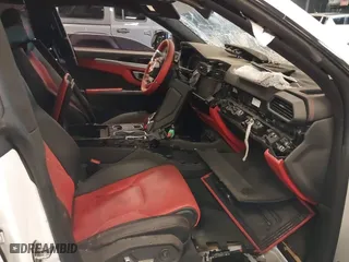 2019 Lamborghini Urus with VIN ZPBUA1ZL2KLA02084, listed as a IAAI auction lot 41953004 with 9,279 mi miles. Bid and sale history available at carsss.com. Image 5.