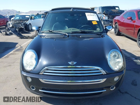 2008 MINI Convertible z VIN WMWRF33528TF67495, wystawiony jako IAAI lot #42305873 z przebiegiem 111 264 mil mil oraz . Historia ofert i sprzedaży dostępna na DreamBid. Obrazek 11.