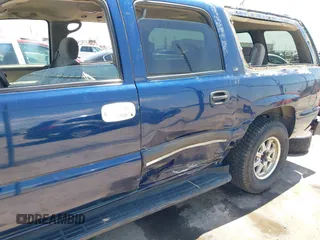 2000 Chevrolet Suburban LS with VIN 3GNEC16T1YG131974, listed as a IAAI auction lot 41983971 with 245,767 mi miles. Bid and sale history available at carsss.com. Image 6.