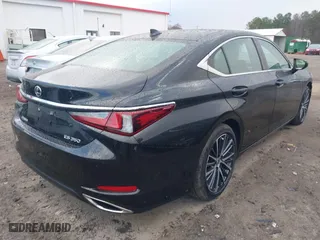 2024 Lexus ES with VIN 58ADZ1B13RU166834, listed as a IAAI auction lot 41180172 with 17,626 mi miles. Bid and sale history available at carsss.com. Image 4.