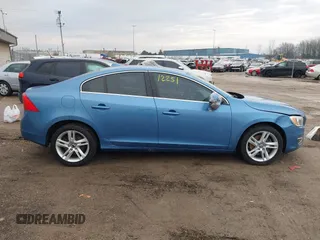 2014 Volvo S60 T5 z VIN YV1612FH1E2274829, wystawiony jako IAAI lot #41712251 z przebiegiem 87 269 mil mil oraz . Historia ofert i sprzedaży dostępna na DreamBid. Obrazek 13.