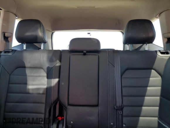 2024 Volkswagen Atlas SEL with VIN 1V2BR2CA3RC533646, listed as a Copart auction lot 52700135 with 10,498 mi miles and Salvage title. Bid and sale history available at DreamBid. Image 10.