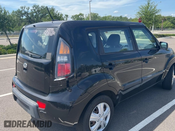 2011 Kia Soul with VIN KNDJT2A10B7230503, listed as a Copart auction lot 51638295 with 124,500 mi miles and Clean Title. Bid and sale history available at carsss.com. Image 4.