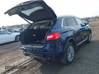 2017 Lincoln MKX Select with VIN 2LMPJ8KR9HBL25391, listed as a IAAI auction lot 41501001 with 101,696 mi miles. Bid and sale history available at carsss.com. Image 4.