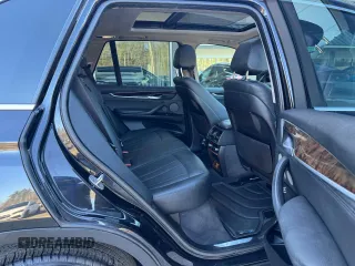 2016 BMW X5 xDrive40e z VIN 5UXKT0C56G0S75145, wystawiony jako Copart lot #57847615 z przebiegiem 101 850 mil mil oraz Tytuł czysty. Historia ofert i sprzedaży dostępna na DreamBid. Obrazek 6.