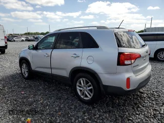 2015 Kia Sorento LX with VIN 5XYKT4A61FG640165, listed as a Copart auction lot 54720075 with 183,119 mi miles and Salvage Title. Bid and sale history available at carsss.com. Image 2.