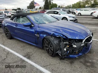2020 BMW M8 Competition z VIN WBSDZ0C05LCD34011, wystawiony jako Copart lot #40355733 z przebiegiem Nie podano mil oraz . Historia ofert i sprzedaży dostępna na DreamBid. Obrazek 4.