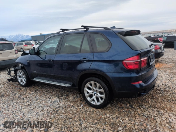 2011 BMW X5 35i with VIN 5UXZV4C5XBL738928, listed as a Copart auction lot 43655315 with 127,203 mi miles and Salvage Title. Bid and sale history available at carsss.com. Image 2.