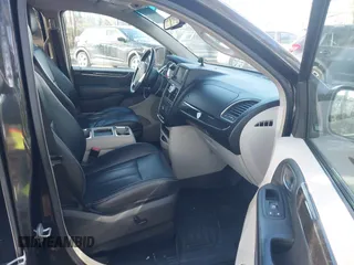 2012 Chrysler Town & Country Touring with VIN 2C4RC1BG0CR212650, listed as a IAAI auction lot 41447272 with 231,658 mi miles. Bid and sale history available at carsss.com. Image 5.