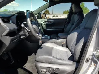 2023 Toyota RAV4 Hybrid XSE with VIN JTME6RFV3PD543597, listed as a Copart auction lot 56715555 with 33,092 mi miles and Salvage title. Bid and sale history available at DreamBid. Image 7.