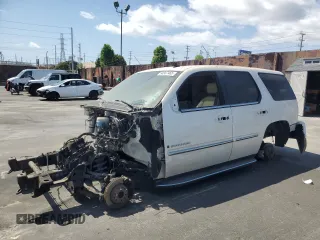 2008 Cadillac Escalade z VIN 1GYEC63858R172639, wystawiony jako Copart lot #54867465 z przebiegiem Nie podano mil oraz Szkoda całkowita • Salvage title. Historia ofert i sprzedaży dostępna na DreamBid. Obrazek 1.