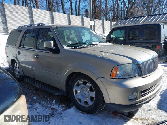 2006 Lincoln Navigator Luxury with VIN 5LMFU28586LJ04892, listed as a IAAI auction lot 41395303 with 124,248 mi miles. Bid and sale history available at carsss.com. Image 1.