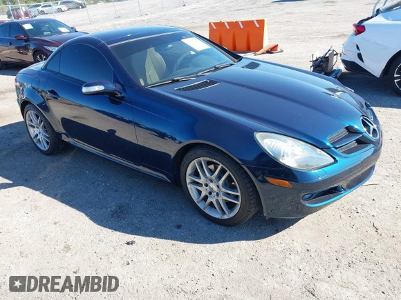2007 Mercedes-Benz SLK 280 z VIN WDBWK54F67F145453, wystawiony jako IAAI lot #41756983 z przebiegiem 133 608 mil mil oraz . Historia ofert i sprzedaży dostępna na DreamBid. Obrazek 1.