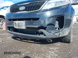 2015 Kia Sorento LX with VIN 5XYKTDA76FG649338, listed as a IAAI auction lot 41835315 with 221,452 mi miles. Bid and sale history available at carsss.com. Image 6.