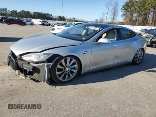 2013 Tesla Model S z VIN 5YJSA1DNXDFP04134, wystawiony jako Copart lot #87444944 z przebiegiem Nie podano mil oraz Czysty tytuł • Clean title. Historia ofert i sprzedaży dostępna na DreamBid. Obrazek 1.