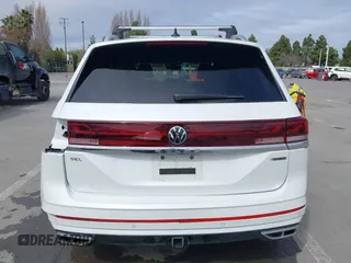 2024 Volkswagen Atlas SEL Premium R-Line z VIN 1V2FR2CA6RC547798, wystawiony jako IAAI lot #41723656 z przebiegiem 27 146 mil mil oraz . Historia ofert i sprzedaży dostępna na DreamBid. Obrazek 17.