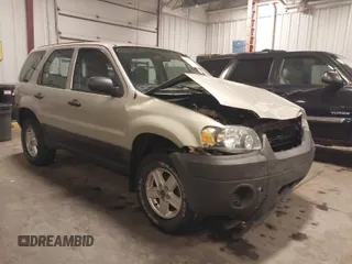2005 Ford Escape XLS Value with VIN 1FMYU02Z35KA57707, listed as a IAAI auction lot 41759027 with Not Provided miles. Bid and sale history available at carsss.com. Image 1.