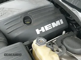 2013 Chrysler 300 S с VIN 2C3CCABT5DH660784, выставлен на аукционе IAAI как лот 42308116 с пробегом 150 587 миль миль и . История ставок и продаж доступна на DreamBid. Изображение 20.