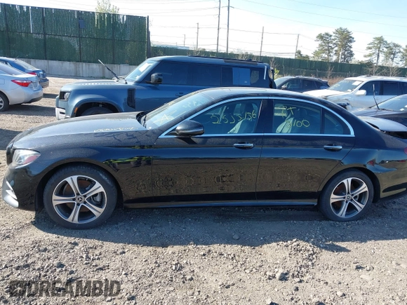 2016 Mercedes-Benz C 300 Luxury with VIN 55SWF4KB4GU146426, listed as a IAAI auction lot 41959337 with Not Provided miles and . Bid and sale history available at DreamBid. Image 13.