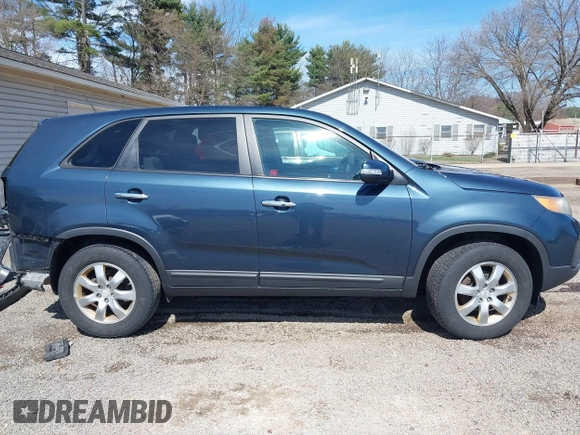 2011 Kia Sorento LX with VIN 5XYKT3A19BG164787, listed as a IAAI auction lot 41847231 with 139,050 mi miles. Bid and sale history available at carsss.com. Image 14.