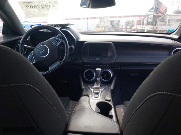 2019 Chevrolet Camaro 1LT with VIN 1G1FB1RX5K0133813, listed as a IAAI auction lot 41927669 with 89,557 mi miles. Bid and sale history available at carsss.com. Image 19.