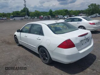2006 Honda Accord EX-L z VIN 1HGCM56876A156861, wystawiony jako IAAI lot #42382925 z przebiegiem 220 335 mil mil oraz . Historia ofert i sprzedaży dostępna na DreamBid. Obrazek 3.