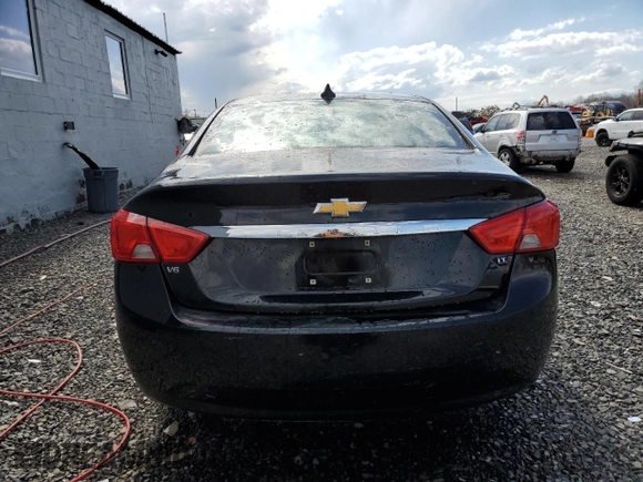 2018 Chevrolet Impala LT z VIN 2G1105S39J9166946, wystawiony jako Copart lot #53096585 z przebiegiem 81 394 mil mil oraz Szkoda całkowita • Salvage title. Historia ofert i sprzedaży dostępna na DreamBid. Obrazek 6.