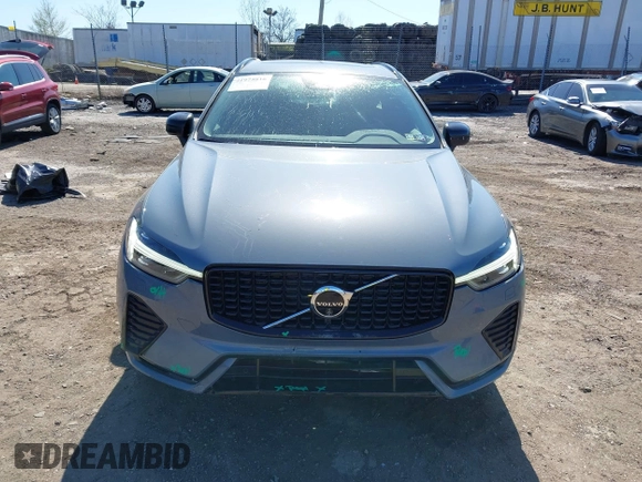 2023 Volvo XC60 Plus Dark Theme with VIN YV4L12RW8P1290213, listed as a IAAI auction lot 41975816 with 7,922 mi miles. Bid and sale history available at carsss.com. Image 12.