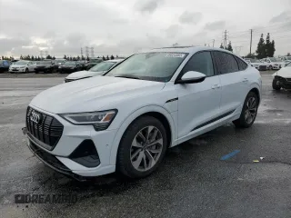 2021 Audi e-tron Sportback Premium Plus z VIN WA12ABGE3MB024414, wystawiony jako Copart lot #69824382 z przebiegiem 24 655 mil mil oraz . Historia ofert i sprzedaży dostępna na DreamBid. Obrazek 1.