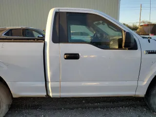 2015 Ford F-150 XL z VIN 1FTMF1C89FKD17411, wystawiony jako Copart lot #81067334 z przebiegiem Nie podano mil oraz Szkoda całkowita • Salvage title. Historia ofert i sprzedaży dostępna na DreamBid. Obrazek 10.