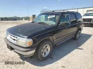 1996 Ford Explorer XL z VIN 1FMDU32XXTZB16075, wystawiony jako Copart lot #51366585 z przebiegiem 105 686 mil mil oraz Czysty tytuł • Clean title. Historia ofert i sprzedaży dostępna na DreamBid. Obrazek 1.