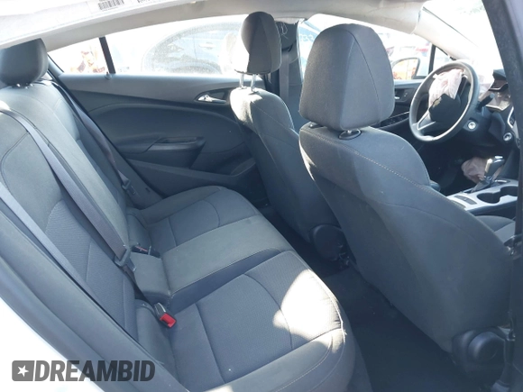 2017 Chevrolet Cruze LS z VIN 1G1BC5SM1H7252008, wystawiony jako IAAI lot #41880627 z przebiegiem 104 693 mil mil oraz . Historia ofert i sprzedaży dostępna na DreamBid. Obrazek 8.