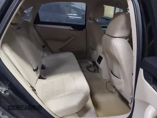 2013 Volkswagen Passat SE z VIN 1VWBH7A38DC085268, wystawiony jako IAAI lot #41811430 z przebiegiem 155 813 mil mil oraz . Historia ofert i sprzedaży dostępna na DreamBid. Obrazek 8.