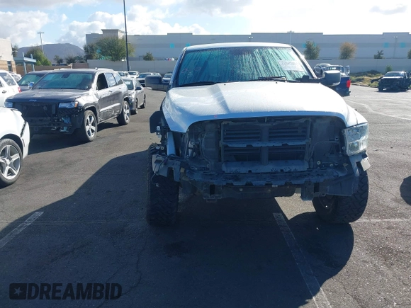 2017 Ram 1500 SLT z VIN 1C6RR6GG9HS804033, wystawiony jako IAAI lot #41707426 z przebiegiem 92 182 mil mil oraz . Historia ofert i sprzedaży dostępna na DreamBid. Obrazek 6.