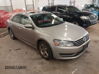 2012 Volkswagen Passat SE z VIN 1VWBP7A38CC085756, wystawiony jako IAAI lot #41633988 z przebiegiem 216 788 mil mil oraz . Historia ofert i sprzedaży dostępna na DreamBid. Obrazek 1.