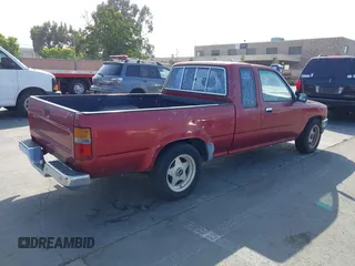 1993 Toyota Pickup z VIN JT4VN93D3P5037082, wystawiony jako IAAI lot #42429972 z przebiegiem 187 284 mil mil oraz . Historia ofert i sprzedaży dostępna na DreamBid. Obrazek 4.