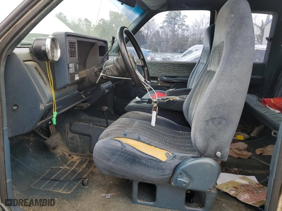 1990 Chevrolet C/K 2500 with VIN 2GCFK29K5L1177737, listed as a Copart auction lot 43911515 with 329,501 mi miles and Salvage Title. Bid and sale history available at carsss.com. Image 7.
