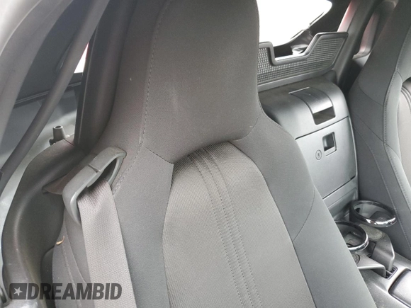 2021 Mazda MX-5 Miata Sport с VIN JM1NDAB78M0454772, выставлен на аукционе Copart как лот 63319665 с пробегом 58 373 миль миль и Списание • Salvage title. История ставок и продаж доступна на DreamBid. Изображение 10.