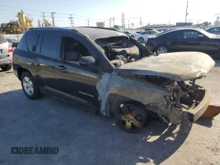 2014 Jeep Compass Latitude with VIN 1C4NJCEA8ED539584, listed as a Copart auction lot 72084294 with 0 mi miles and Non Repairable. Bid and sale history available at carsss.com. Image 4.