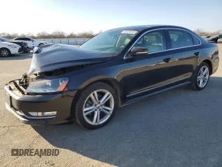 2015 Volkswagen Passat SEL Premium z VIN 1VWCV7A34FC045561, wystawiony jako Copart lot #89128415 z przebiegiem 180 993 mil mil oraz Szkoda całkowita • Salvage title. Historia ofert i sprzedaży dostępna na DreamBid. Obrazek 1.