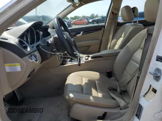 2013 Mercedes-Benz C 250 Sport с VIN WDDGF4HBXDR293035, выставлен на аукционе Copart как лот 60716965 с пробегом 102 726 миль миль и Списание • Salvage title. История ставок и продаж доступна на DreamBid. Изображение 7.