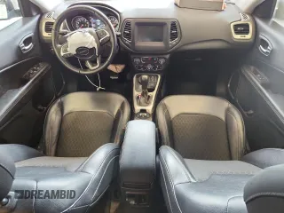 2020 Jeep Compass Latitude z VIN 3C4NJDBB5LT175411, wystawiony jako Copart lot #62606565 z przebiegiem 44 523 mil mil oraz Szkoda całkowita • Salvage title. Historia ofert i sprzedaży dostępna na DreamBid. Obrazek 8.
