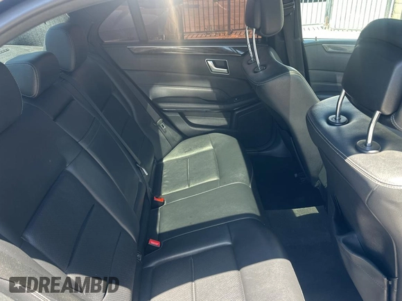2015 Mercedes-Benz E 350 Sport z VIN WDDHF5KB1FB124388, wystawiony jako Copart lot #57884965 z przebiegiem 140 809 mil mil oraz Czysty tytuł • Clean title. Historia ofert i sprzedaży dostępna na DreamBid. Obrazek 6.