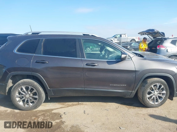 2020 Jeep Cherokee Latitude Plus with VIN 1C4PJLLB1LD623909, listed as a IAAI auction lot 41233277 with 134,889 mi miles. Bid and sale history available at carsss.com. Image 12.
