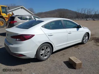 2019 Hyundai Elantra SEL with VIN 5NPD84LF2KH457710, listed as a IAAI auction lot 41800266 with 91,204 mi miles. Bid and sale history available at carsss.com. Image 4.
