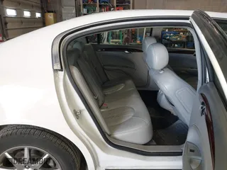 2007 Buick Lucerne V6 CXL with VIN 1G4HD572X7U229425, listed as a IAAI auction lot 41736700 with 165,856 mi miles. Bid and sale history available at carsss.com. Image 8.