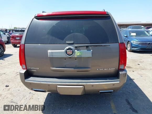 2014 Cadillac Escalade ESV Platinum z VIN 1GYS3KEF2ER211481, wystawiony jako IAAI lot #41880283 z przebiegiem 91 051 mil mil oraz . Historia ofert i sprzedaży dostępna na DreamBid. Obrazek 16.
